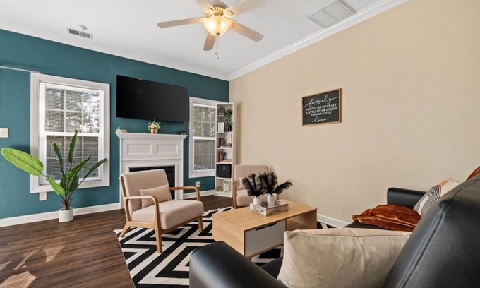 Northeast Virginia Beach House | Beach Getaway 5 Mins from Beach