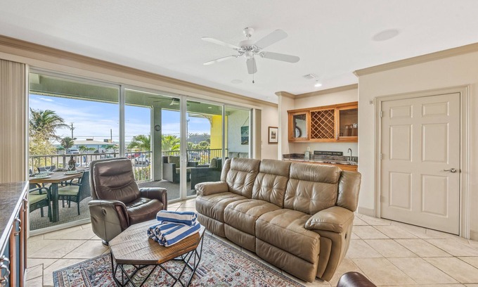 Bradenton Beach Condo | Beach Getaway in Bradenton Beach with Games, 2 Mins to Beach! - A Twist of Lime
