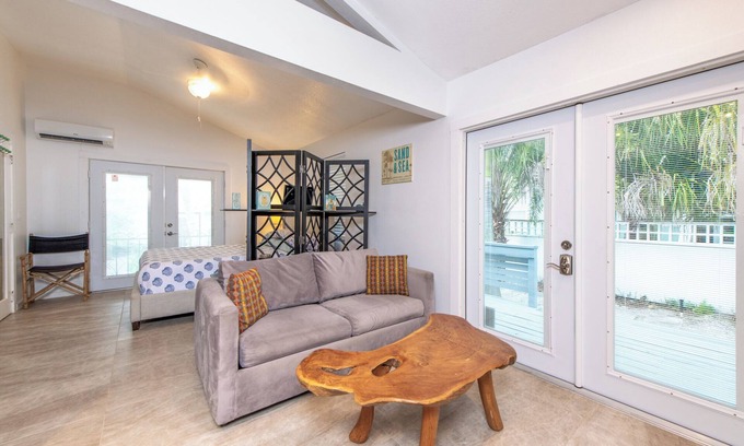 Sarasota Apartment | Beach getaway! Unit 3
