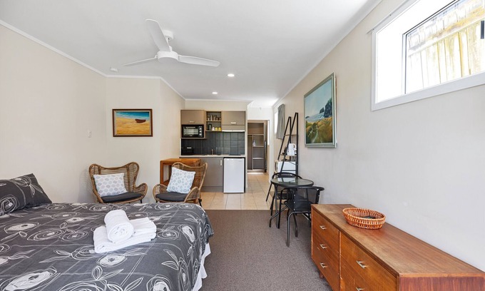 Papamoa Beach Cottage | Beach Haven - Papamoa Downstairs Unit