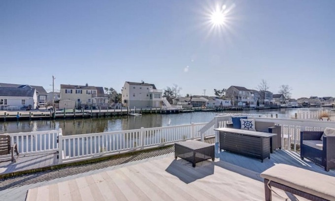 Beach Haven West House | Beach Haven West Getaway. Five Minutes to LBI!