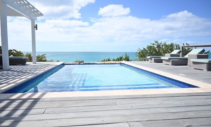 South Palmetto Point House | Beach House on cove of Ten Bay Beach