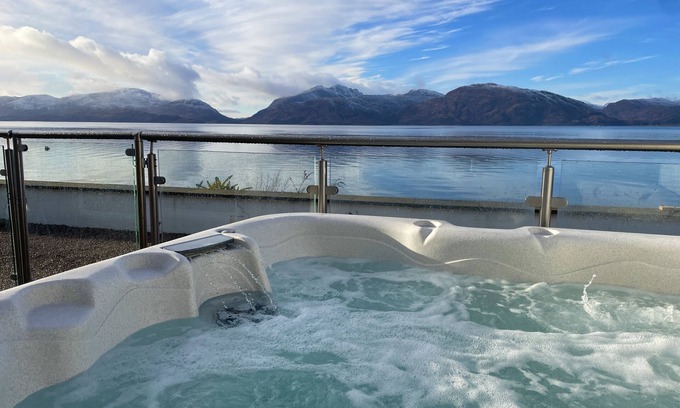 Kentallen Cottage | Beach House 3 with Hot Tub - sleeps 9 guests in 4 bedrooms