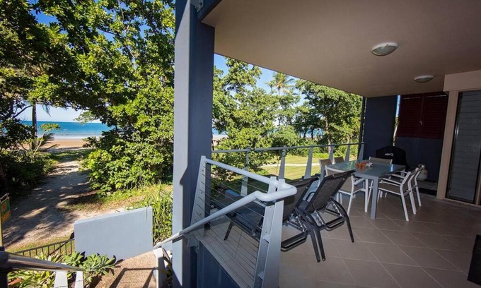 Mission Beach Apartment | Beach House Apartment No 7 - Fabulous Location