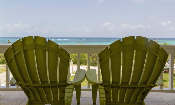 Clarence Town House | Beach House At Dean's Blue Hole - Walking Distance To The Blue Hole!