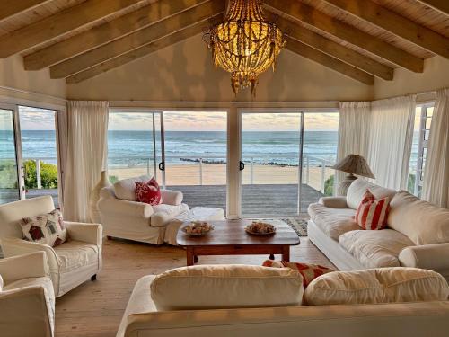 Cannon Rocks House | Beach house, Cannon Rocks, near Kenton-on-Sea