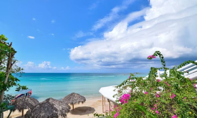 Negril Condo | Beach House Condos Lower Reef House - 7mile Beach Jamaica