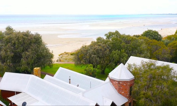 Dunsborough House | Beach House Dunsborough