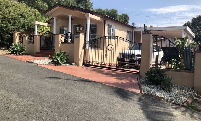 La Conchita House | Beach house on the beach!