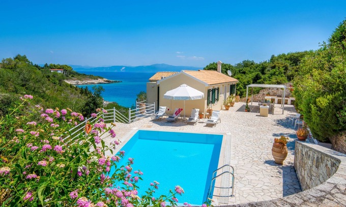 Katsimatika Villa | Beach House Sophia Paxos: Private Pool, Views, WiFi, Aircon