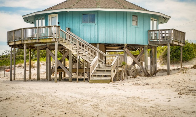 Cedar Island House | BEACH HOUSE -- Tranquilly - Privacy in a Round House!