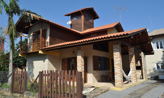 Paulo Lopes House | Beach house with ensuite, air conditioning, sky, barbecue and great location
