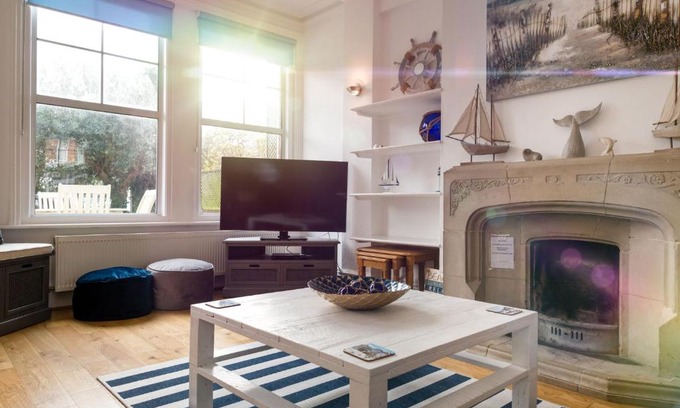 Eastbourne House | Beach in Reach