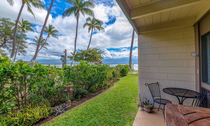 Maalaea Condo | Beach-level retreat with stunning Maalaea views