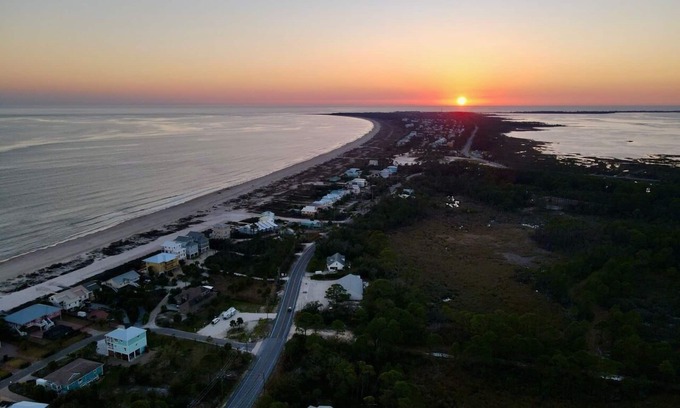 Port St. Joe House | Beach Life RV . Come relax and play on the beaches of south Cape San Blas!