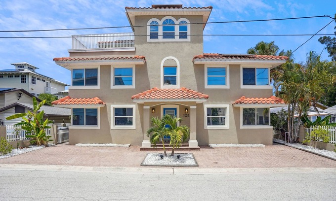 Sunset Beach Condo | Beach Livin 3 - 🌴Rooftop Balcony