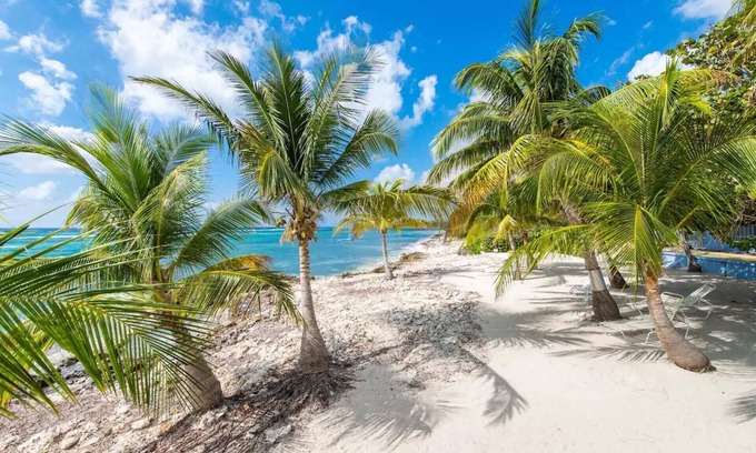 Bodden Town Apartment | Beach Living at Moon Bay with SeaView