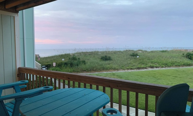 Surf City Condo | Beach Lovers, Oceanview, Cute 1 BR, 2 full BA condo in Surf City sleeps 5