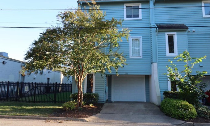 Northeast Virginia Beach House | Beach Luxury Townhouse