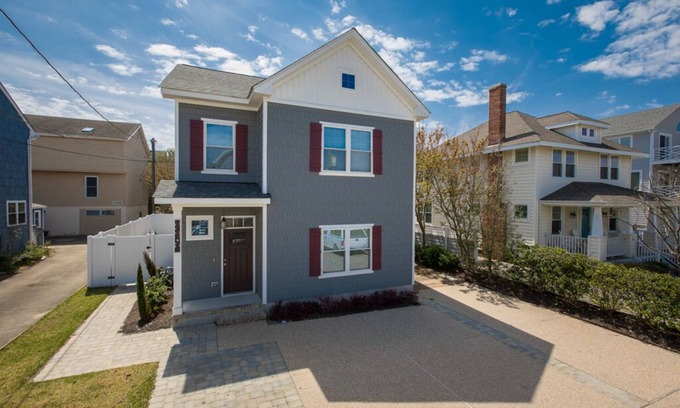 Northeast Virginia Beach House | Beach Music - North End VB