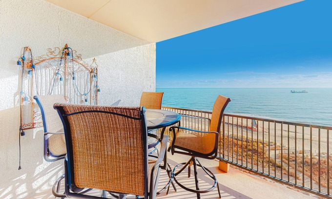 North Ocean City Condo | Beach- & oceanfront condo with balcony, washer/dryer, pool, & views