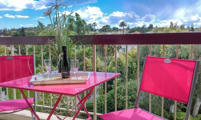 Cap-d'Antibes Apartment | Beach of Salis Nice studio with pool in Antibes on the seafront