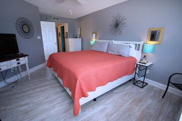 Indian Shores Condo | Beach Palms 409 in Indian Shores