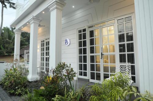 Sea View Ward House | Beach Paradise, Bateen Beach Stay