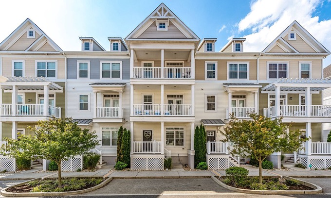 Midtown Ocean City House | BEACH PARADISE I - 4BR/3.5BA NEW GARAGE Townhouse with POOL in PRIME MIDTOWN OC!