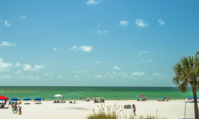 Madeira Beach Condo | Beach Place 110 3 BR Gulf Front