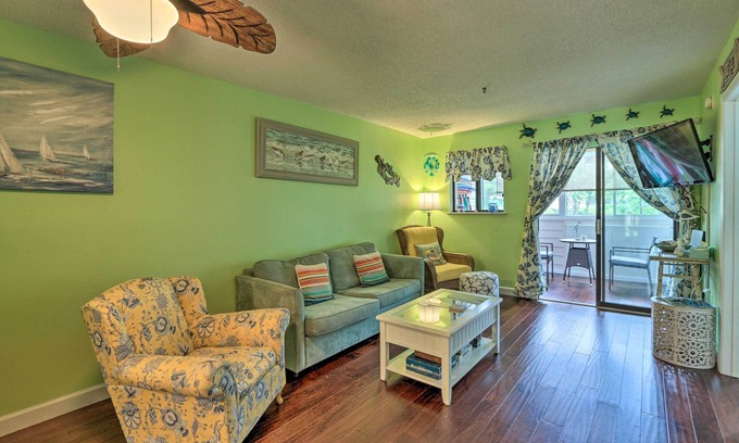 Palmetto Dunes Condo | Beach + Pool Access: Colorful Hilton Head Condo!
