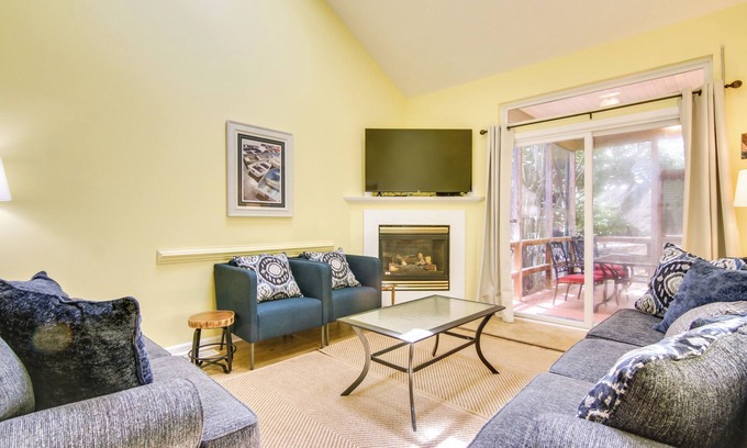 Ocean Pines House | Beach & Pool Access: Ocean Pines Coastal Cottage!