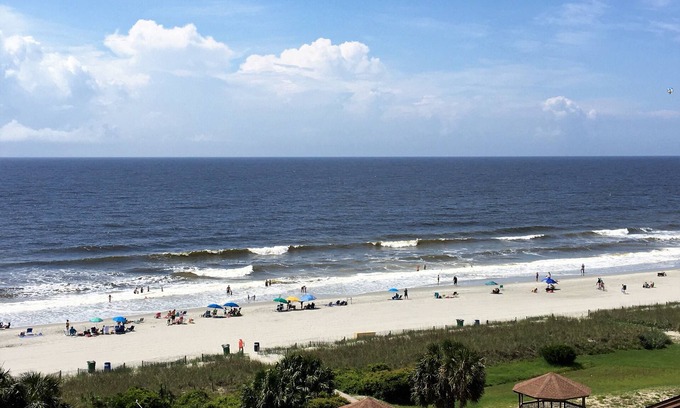 Myrtle Beach Condo | Beach-Pools-Relaxing-King Bed-Clean-Comfy-WiFi