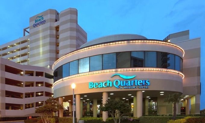 Northeast Virginia Beach Condo | Beach Quarters Resort 4th of 1BR 1BA Oceanfront Sleeps Six