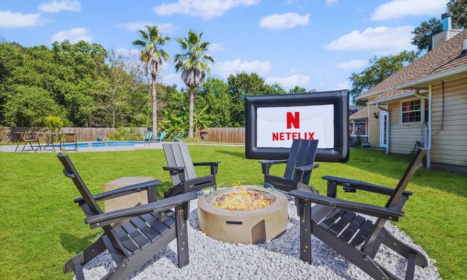 Ocean Springs House | Beach Retreat w/Pool, Hottub & Outdoor Theatre