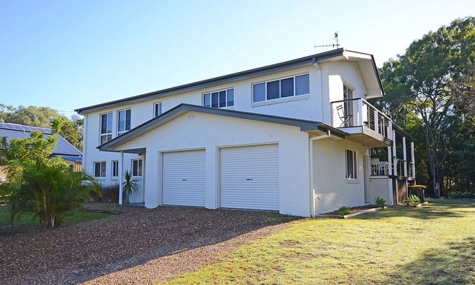Toogoom House | Beach Tails - Toogoom- Beachfront - 3BR- Pets Welcome