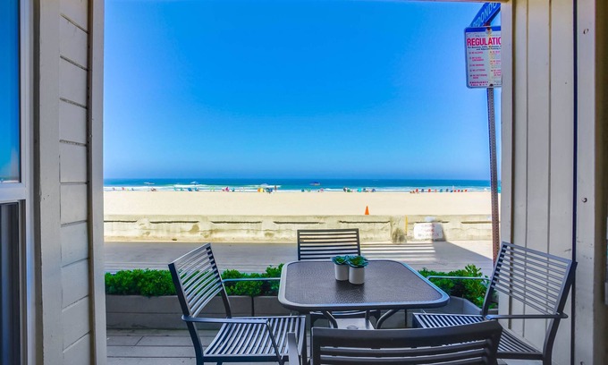 Mission Beach Condo | Beach Therapy! Gorgeous Ocean Front in heart of Mission Beach!