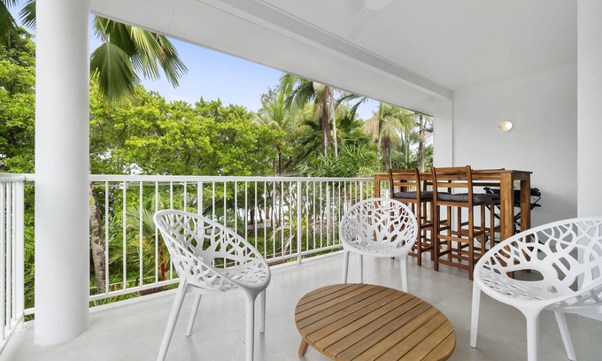 Clifton Beach Apartment | Beach Tropics @ The Ribbons