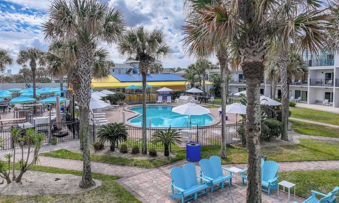 Jacksonville Hotel | Beach Vacation Awaits! Seaside Room with Oceanfront Views, Near Neptune Beach