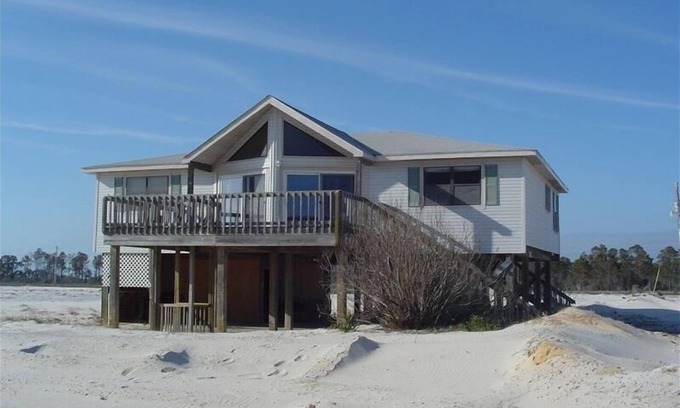 Southpointe House | Beach View, 1 Min Walk to Beach, 4 Bedroom, Secluded, Fort Morgan, Big Greatroom