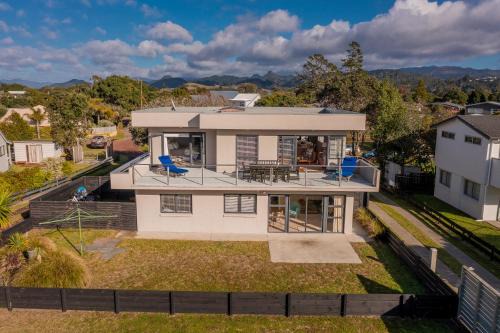 Pauanui House | Beach View Bliss - Pauanui Holiday Home