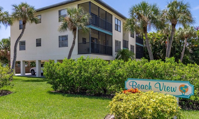 Holmes Beach Condo | Beach View of Manatee #1 Condo by RVA