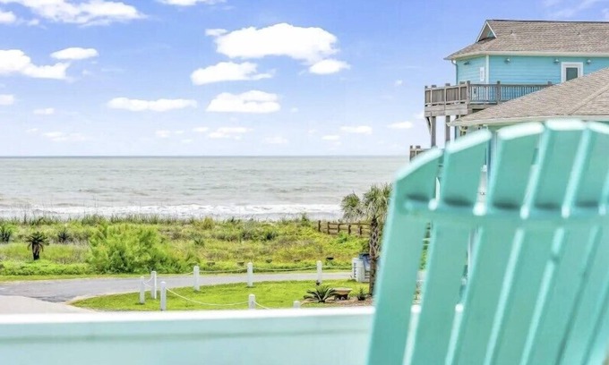 Port Bolivar House | Beach View | Sleeps 14 | Fenced Yard