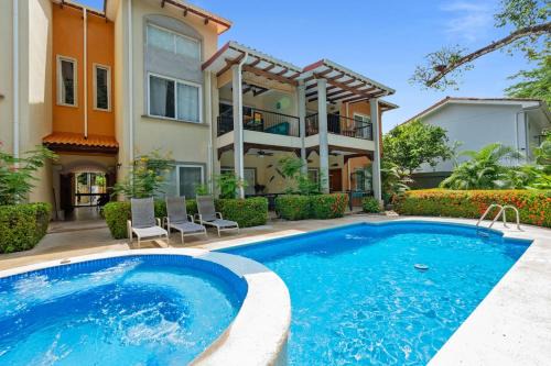Potrero House | Beach walkable loft condo with pool