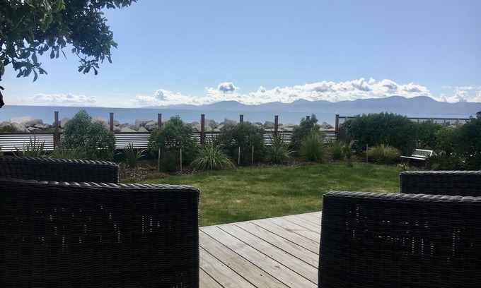 Ruby Bay House | Beach within Reach