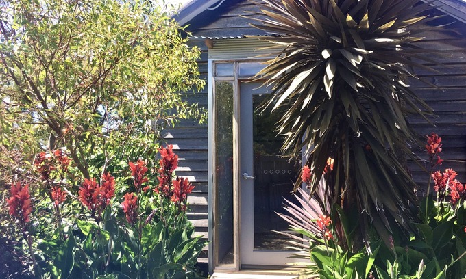 Bream Creek Apartment | Beachbreaks Studio Marion Bay.