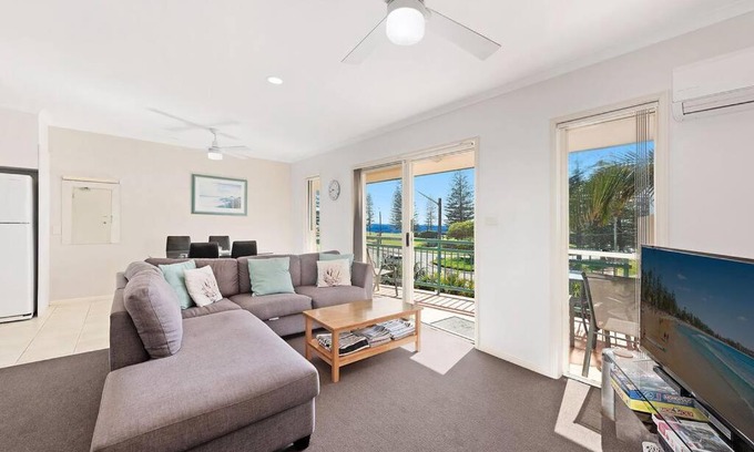 Port Macquarie Apartment | Beachcalmer2