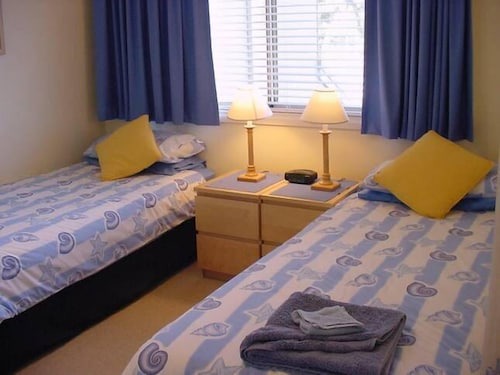 Vincentia House | Beachcomber/SeaChange Beach Town/House/Serviced Apartment