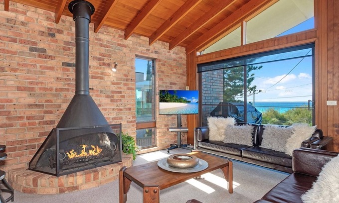 Vincentia House | Beachcombers on Collingwood Beach