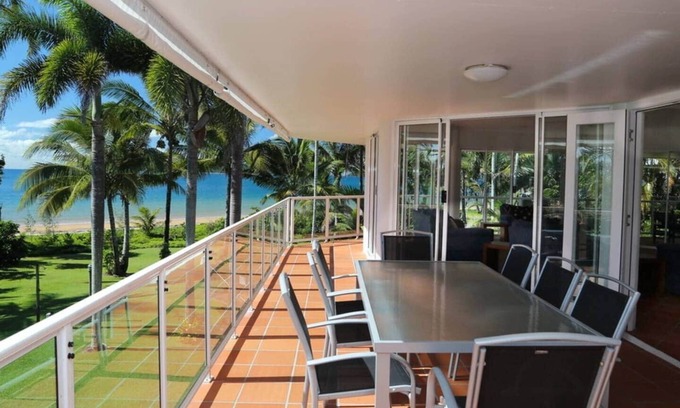 Wongaling Beach Apartment | Beaches No 6 - Beachfront Views